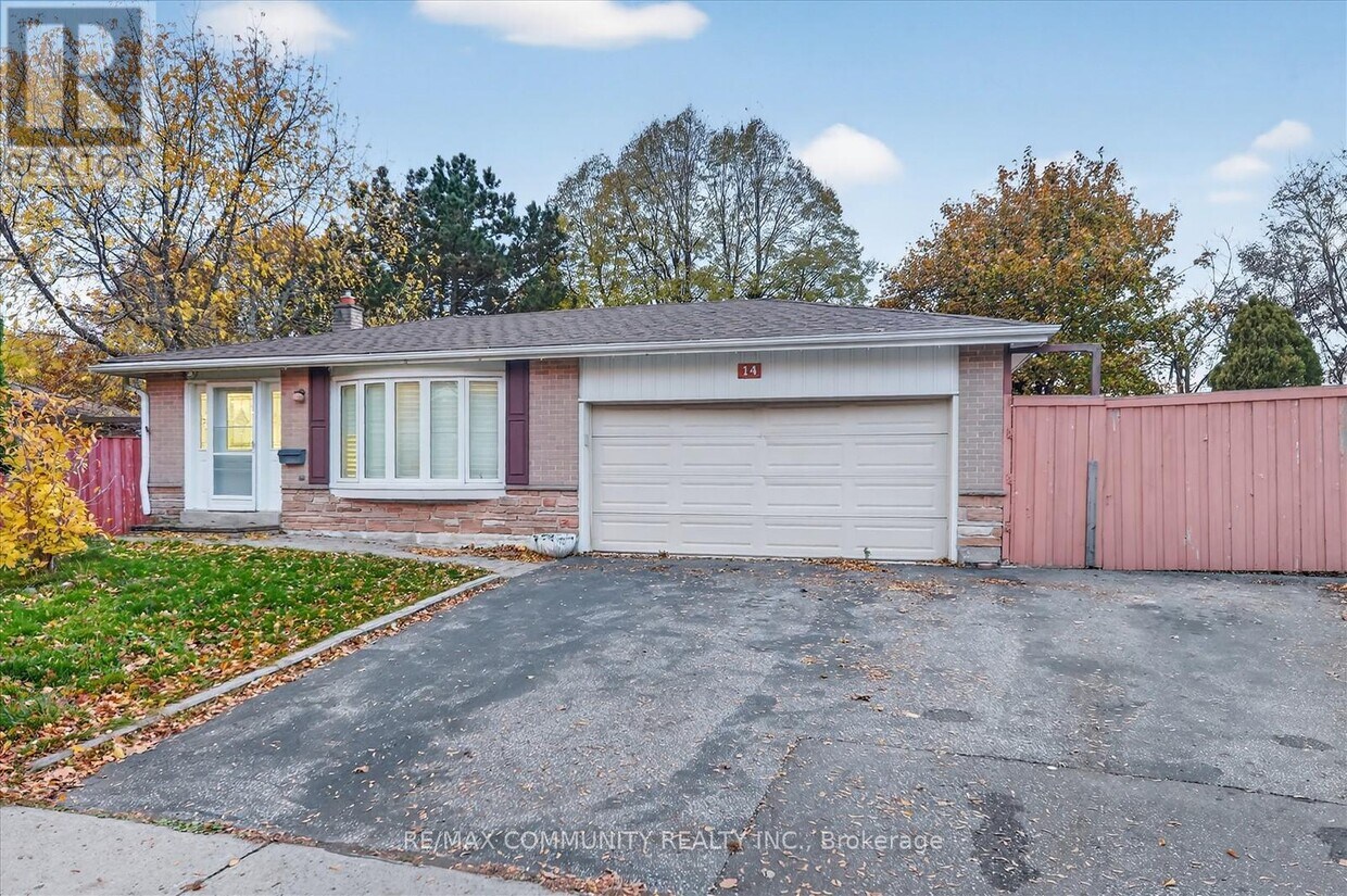 Primary Photo - 14 Pineslope Crescent