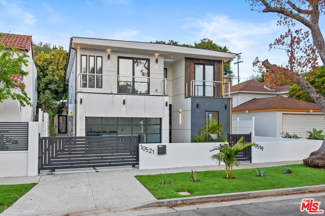 Foto principal - 10519 Louisiana Ave