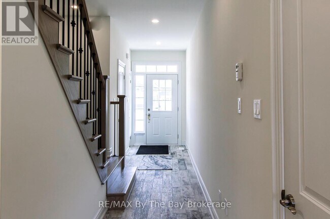 Photo du bâtiment - 18 Little River Xing