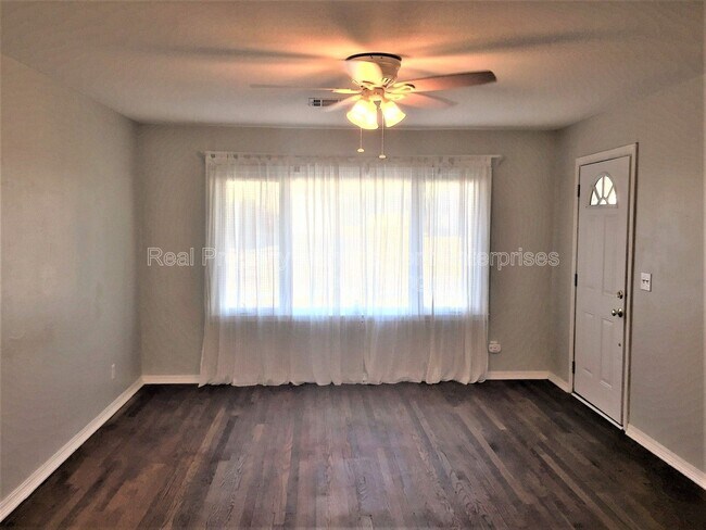 Foto del edificio - 3912 NW 32nd St
