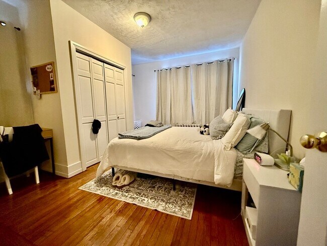 Foto del edificio - 452 Park Dr