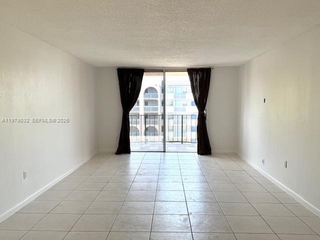 Building Photo - 9360 Fontainebleau Blvd