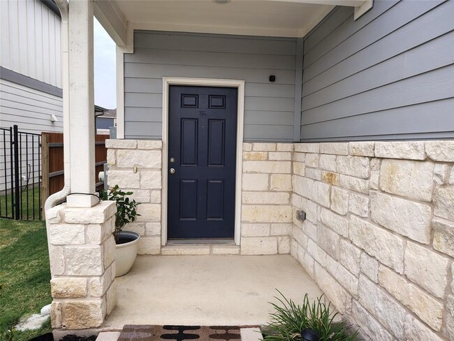 Building Photo - 113 Bennington Dr