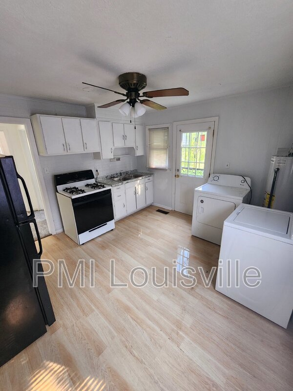 Foto del edificio - 3302 Powell Ave