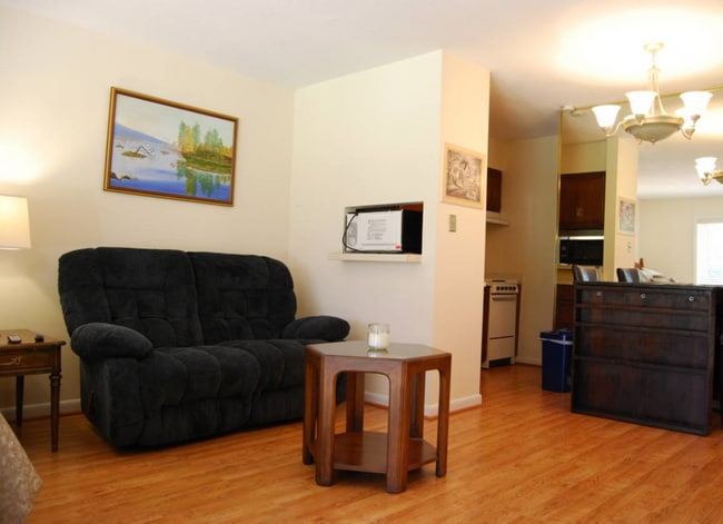 Foto del edificio - 85 Pine Valley Rd