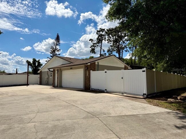 Foto del edificio - 8640 8th St