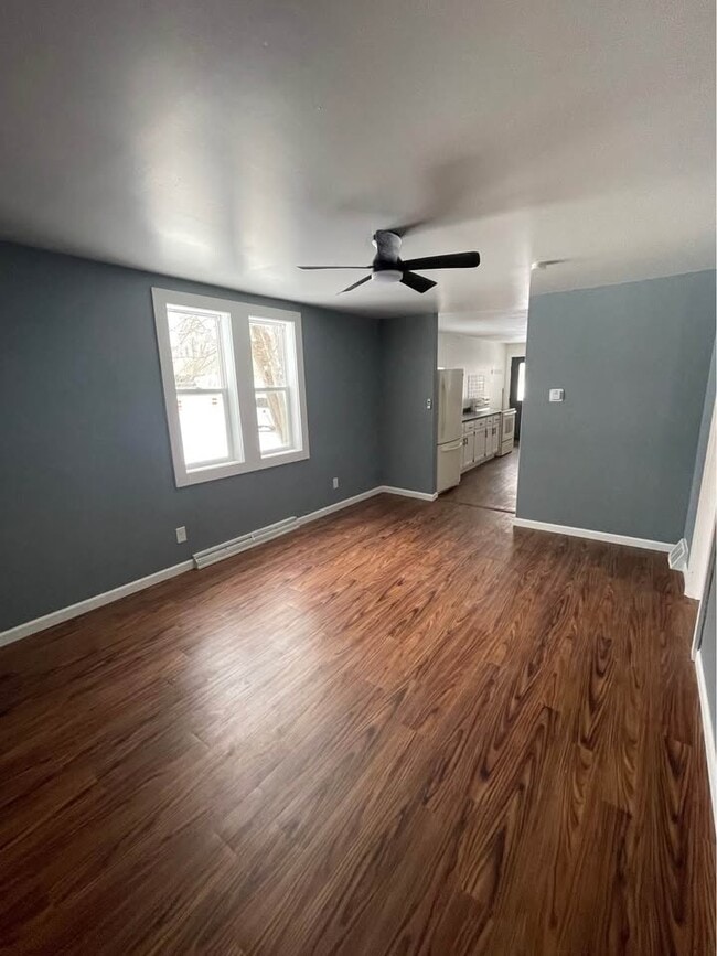 Building Photo - 401 W Hughitt St