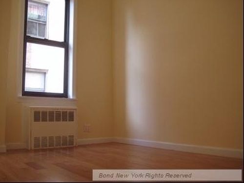 Building Photo - 215 W 101st St
