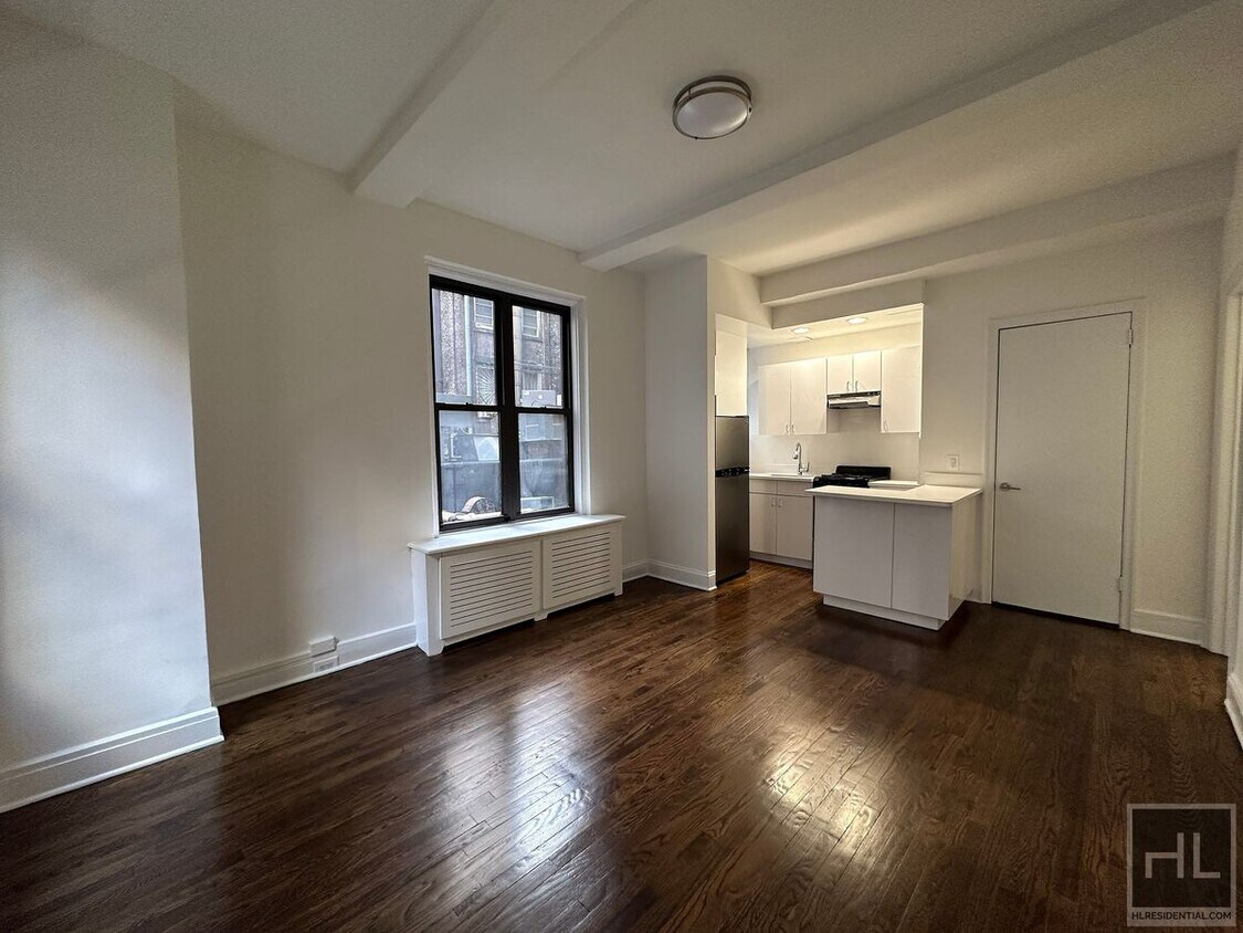 Building Photo - STUNNING Midtown East Studio
