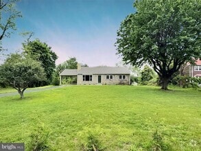 Building Photo - 2920 Walton Rd