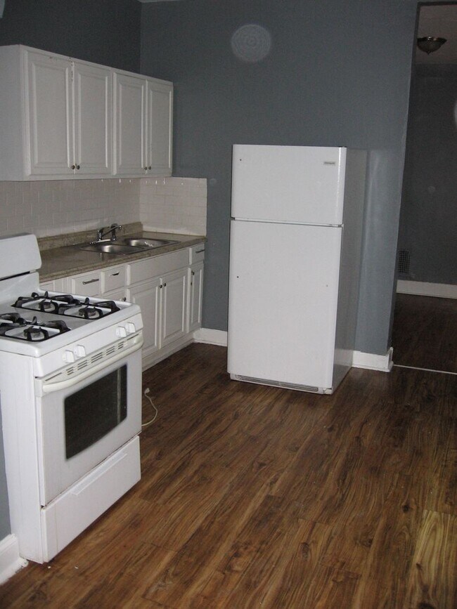 Building Photo - 878 N 50th St