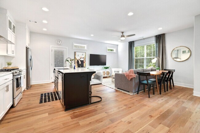 Foto del edificio - 2345 E Amherst Aly