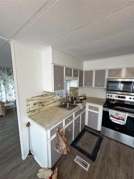 Building Photo - 527 S Egret Cir