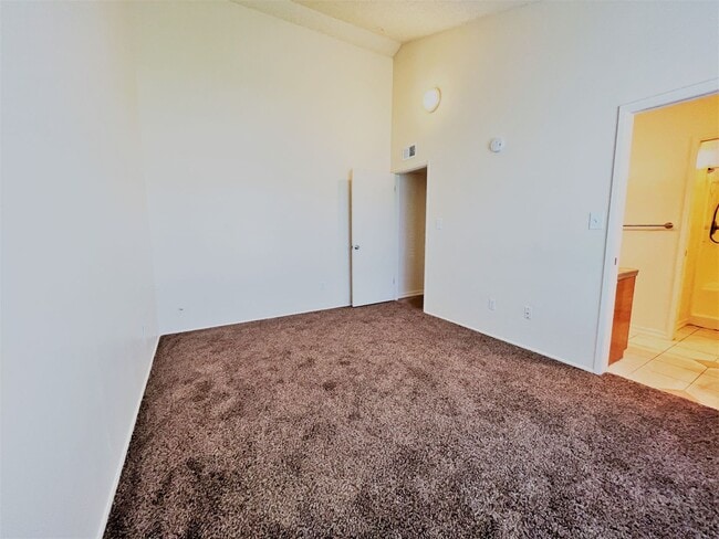 Building Photo - 3-Bedroom House Located in a Quiet Neighbo...