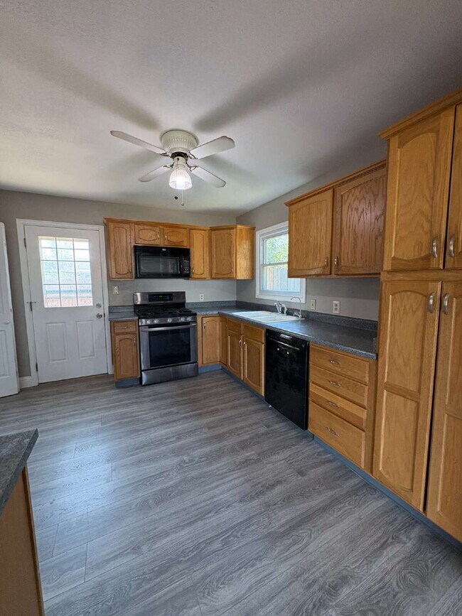 Foto del edificio - 3 bedroom - Montrose