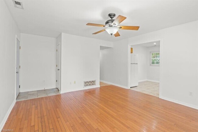 Foto del edificio - 1720 Gavin Dr
