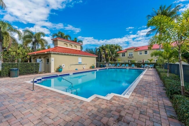 Photo - 183 Lake Monterey Cir Townhome