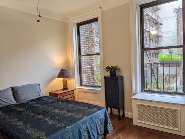 Foto del edificio - 448 E 88th St