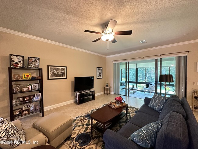 Building Photo - 13556 Isla Vista Dr