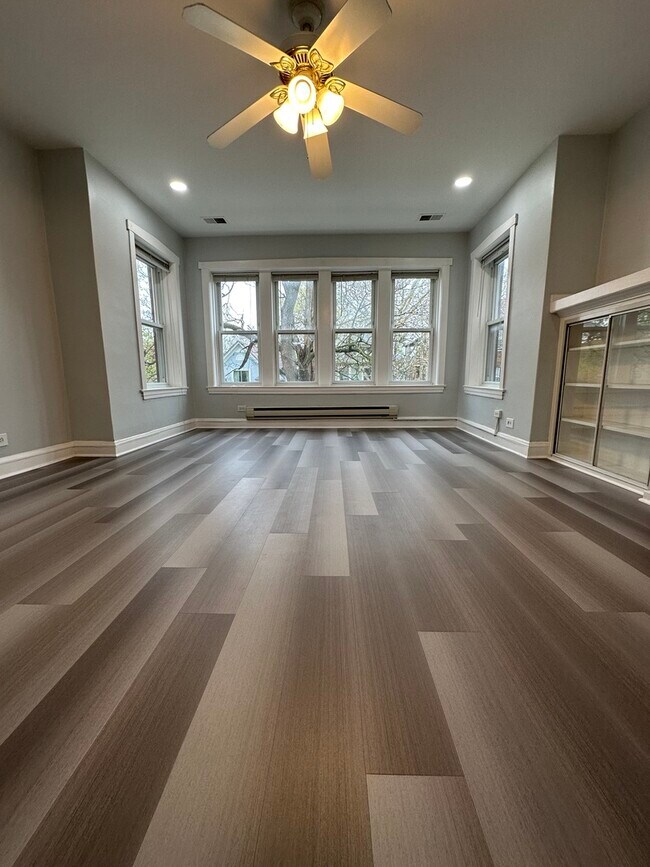 Foto del edificio - 5224 N Christiana Ave