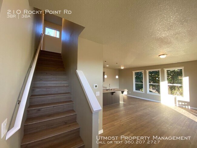 Building Photo - 210 Rocky Point Rd