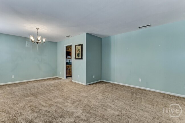 Foto del edificio - 4 Cottingham Dr