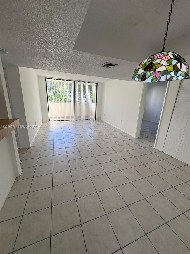 Foto del edificio - 8004 SW 149th Ave