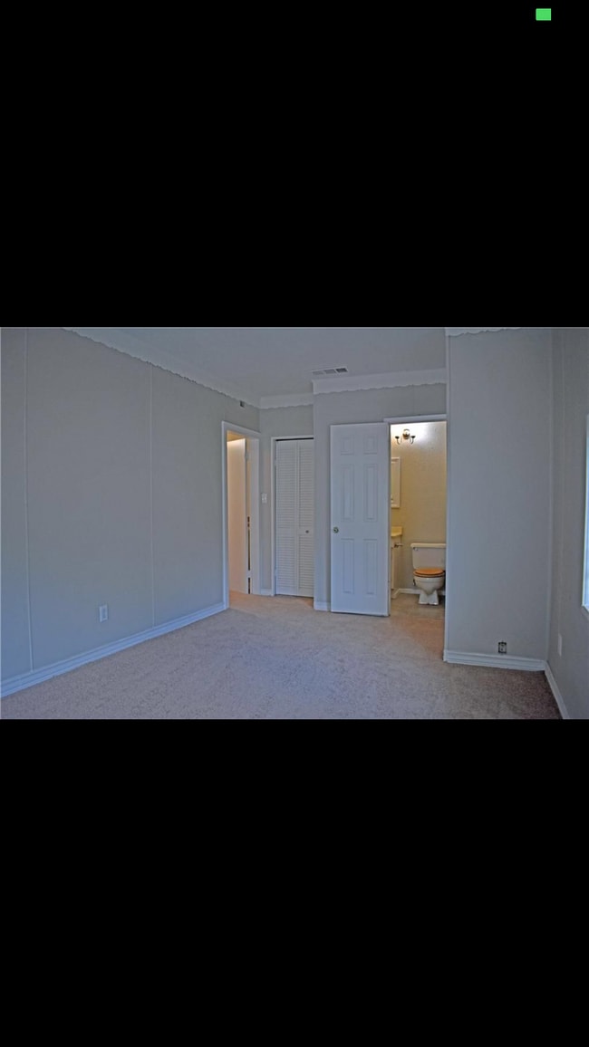 Building Photo - 1608 Maple Dr