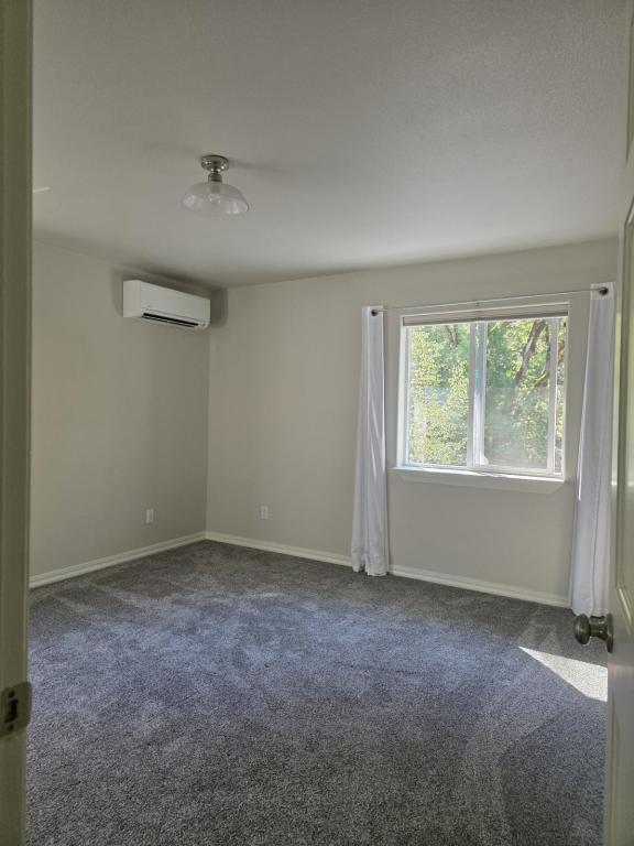 Foto del edificio - 3806 Jumpoff Joe Creek Rd