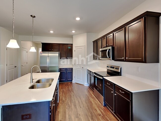 Building Photo - 618 Rivermist Dr