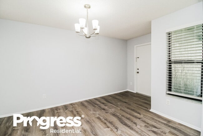 Building Photo - 1055 Alpug Ave