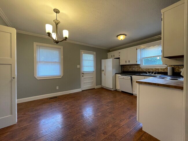 Foto del edificio - 162 Silver Dr