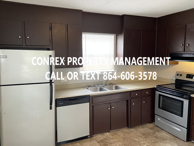 Building Photo - JUST LISTED!