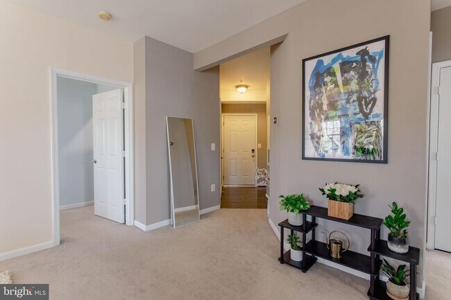 Foto del edificio - 5932 Founders Hill Dr