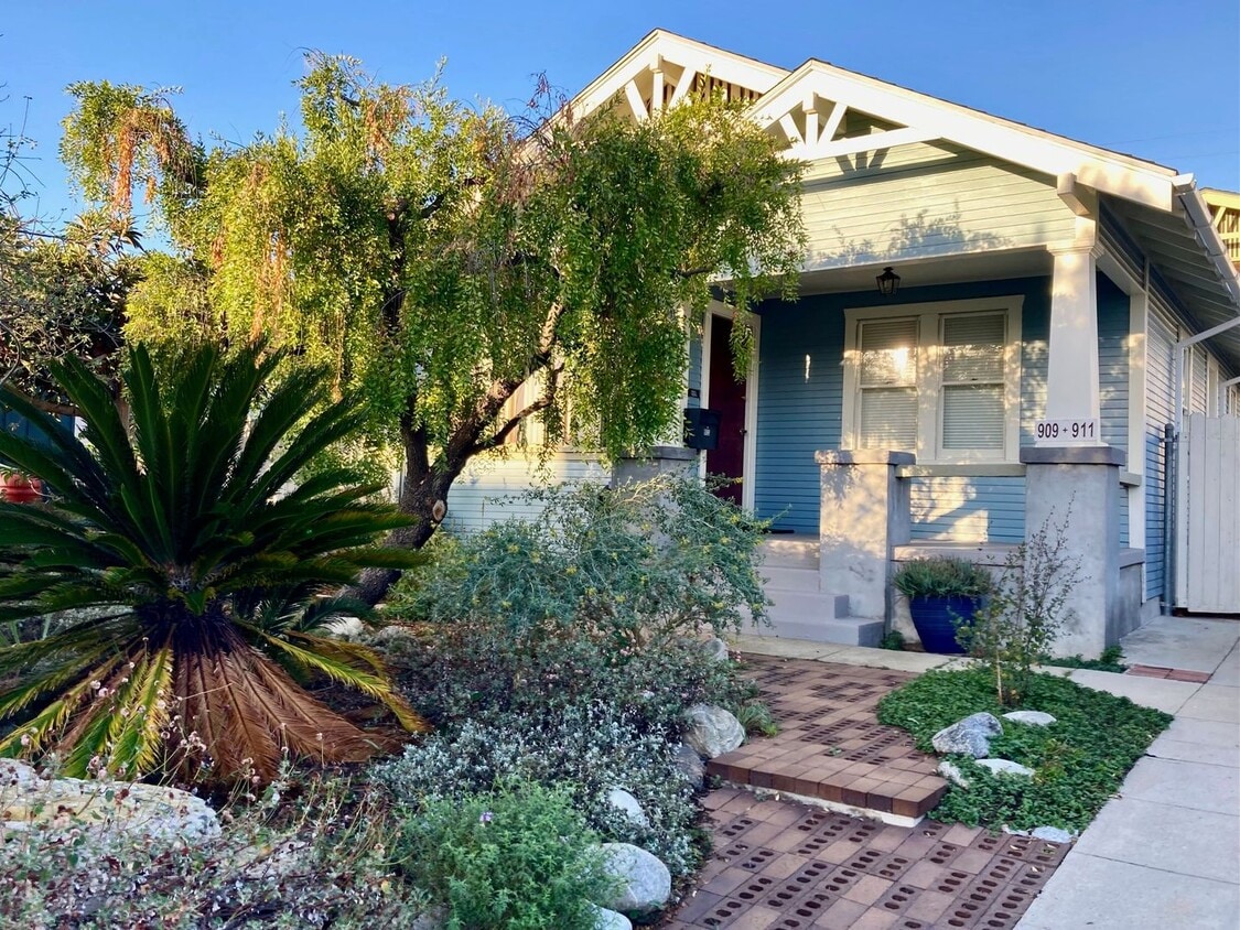 Primary Photo - Stunning 2 Bedroom, 1 Bath Craftsman Front...