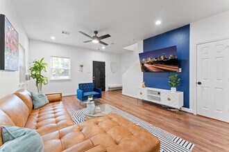 Building Photo - 5009 Mallow St