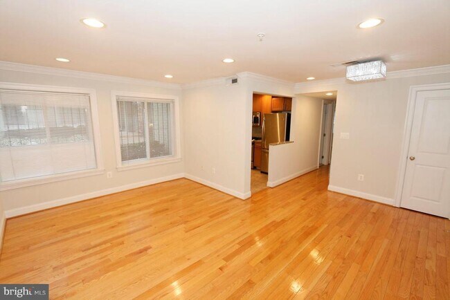 Foto del edificio - 1901 Lincoln Rd NE