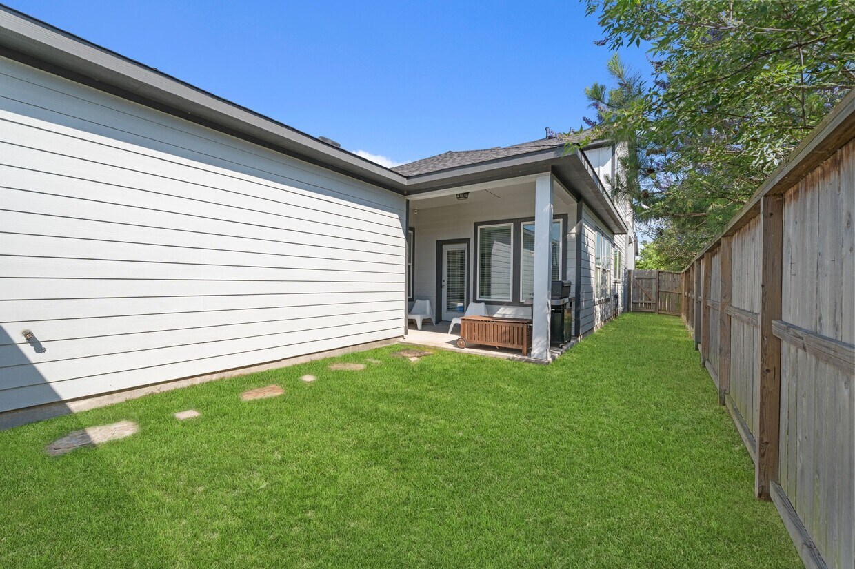 Building Photo - 28750 Shoalhaven Ct
