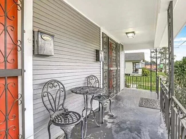 Building Photo - 2127 Orleans Ave