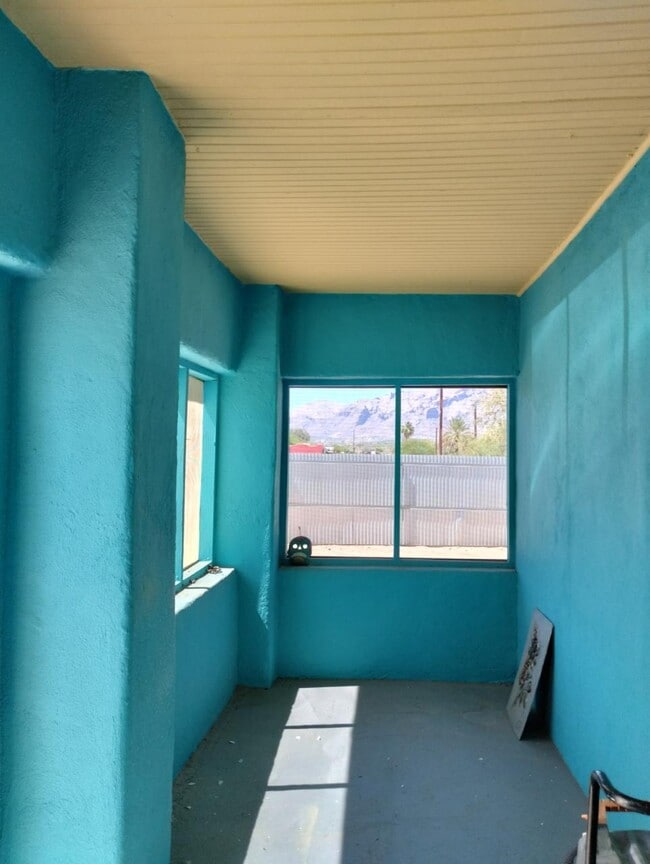 Foto del edificio - 3132 N Winstel Blvd