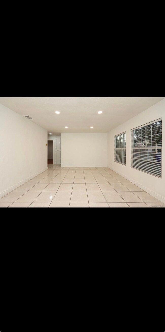 Building Photo - 220 S Pardee St