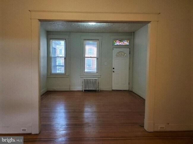 Building Photo - 2735 Wilkens Ave