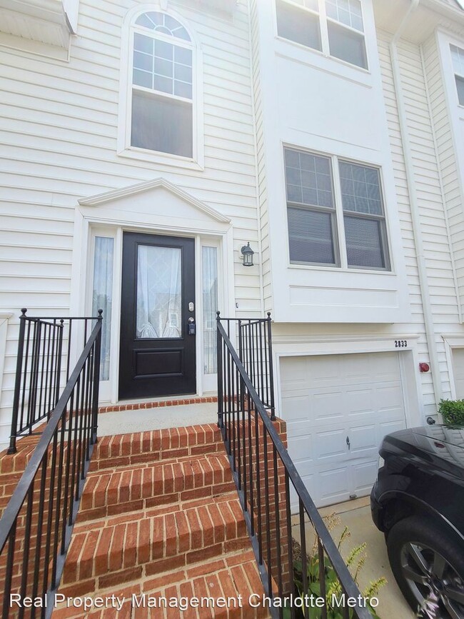 Building Photo - 2 br, 2.5 bath House - 2833 Avalon Loop Road
