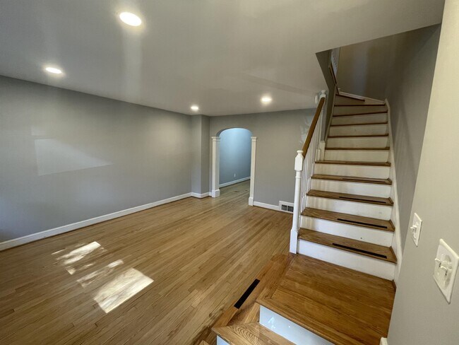 Building Photo - 32 Crittenden St NE