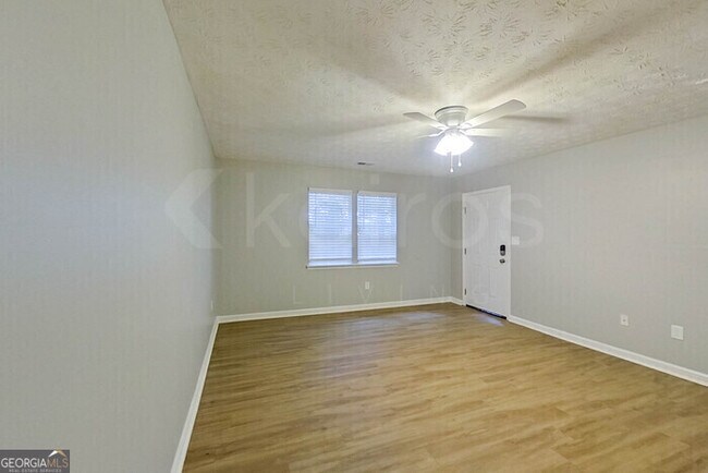 Foto del edificio - 100 Beaver Pointe Dr