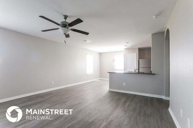 Foto del edificio - 25221 Dickens Dr