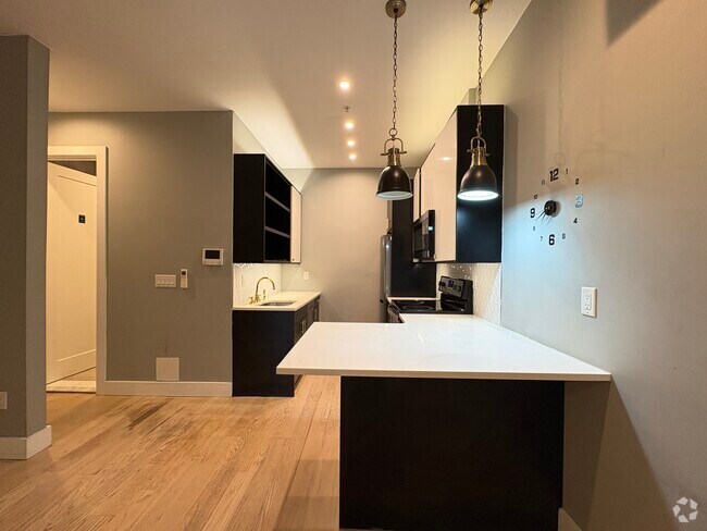 Building Photo - 609 Communipaw Ave
