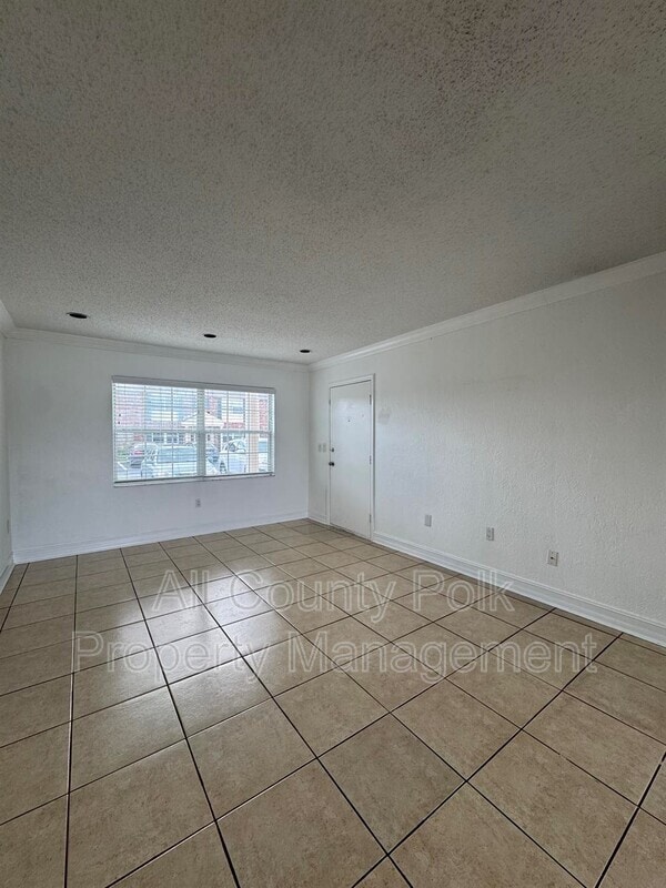 Building Photo - 1920 E Edgewood Dr
