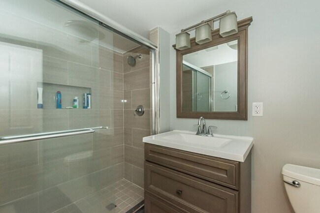 Building Photo - Nicely renovated and well-maintained 6-bed and 3-bath two-level gem in Mission Hill with laundry ...