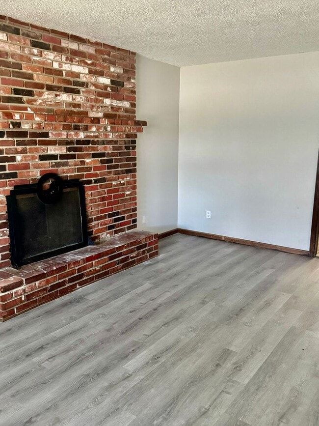 Building Photo - Ditzler Duplex